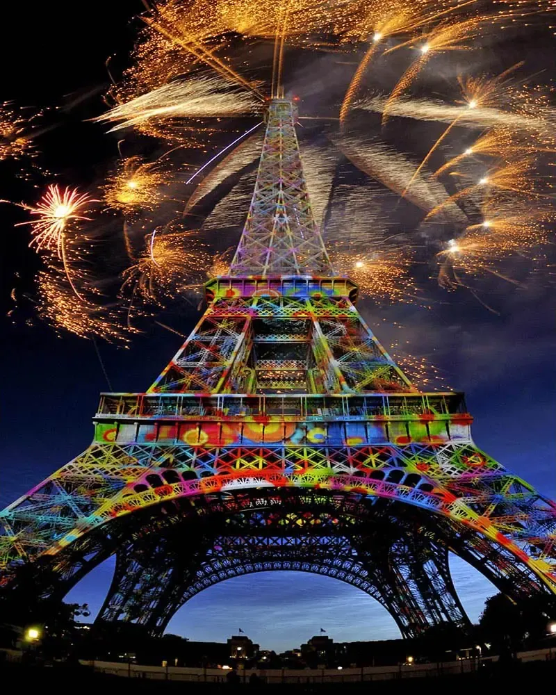 Broderie diamant Feu d'Artifice et Tour Eiffel