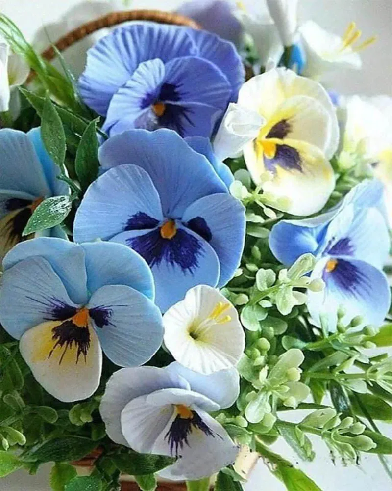 Broderie diamant Pensées bleues